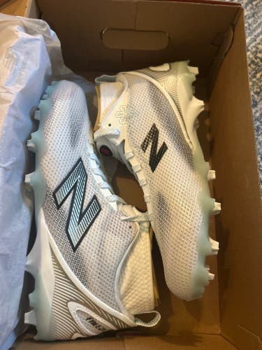 White Men's Size M 11.5 (W 12.5) Adult New Balance Freeze Mid Top (New)