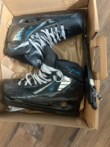 True One Piece Hockey Goalie Skates Regular Width 9.5 (Used)