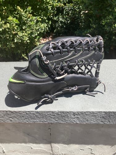 Nike RH Outfield Sha/do Edge Baseball Glove 12.5" (Used)