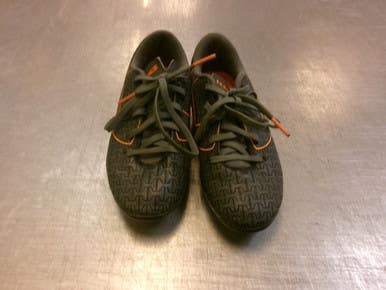 Used Under Armour Soccer Cleats Grey Youth 12.0 11339-S000201733