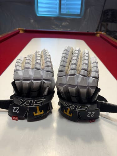 Towson University STX Surgeon RZR2 Lacrosse Gloves (Used)