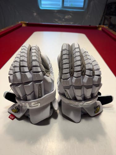Towson university STX Surgeon RZR2 Lacrosse Gloves (Used)