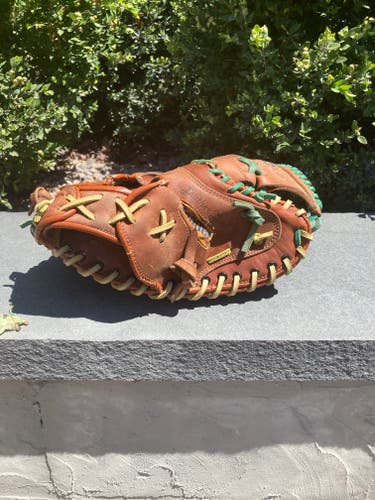 RH Catcher's Baseball Glove 32.5" (Used)