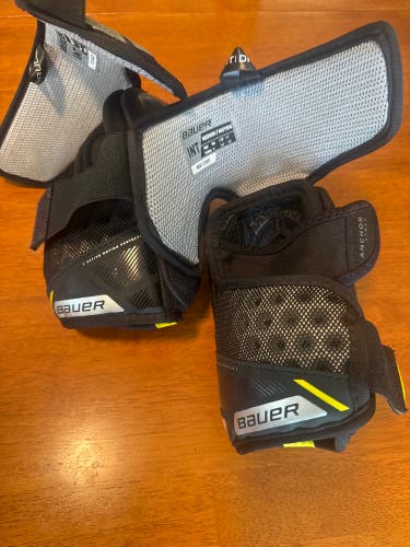 Intermediate Medium Bauer Supreme 3S Pro Elbow Pads (Used)