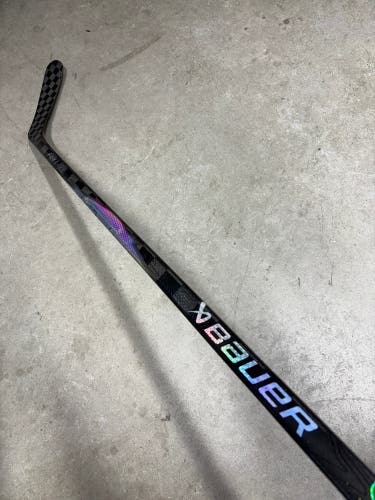 77 Flex P90TM Senior Bauer Flylite Right Hand Hockey Stick Pro Stock (Used)