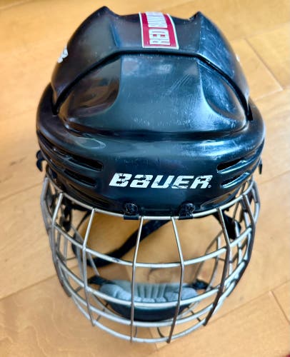 Hockey Player Helmet - Bauer 5000