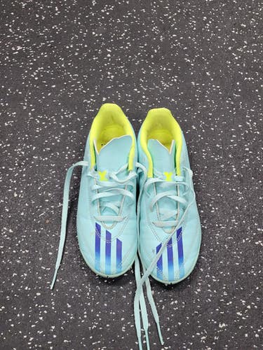 Used Adidas Soccer Indoor Shoes Carolina Blue Junior 01.5 11849-S000039917