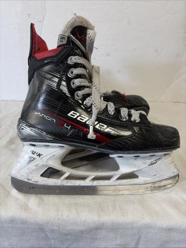 Junior Size 5.5 Fit 1 Bauer Vapor X4 Ice Hockey Skates