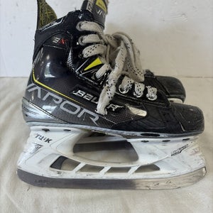 Junior Size 2.5 Bauer Vapor 3X Ice Hockey Skates