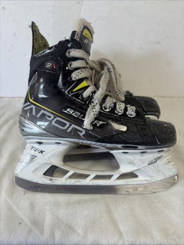 Junior Size 2.5 Bauer Vapor 3X Ice Hockey Skates