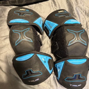 Senior Extra Large True XC9 Elbow Pads (Used)