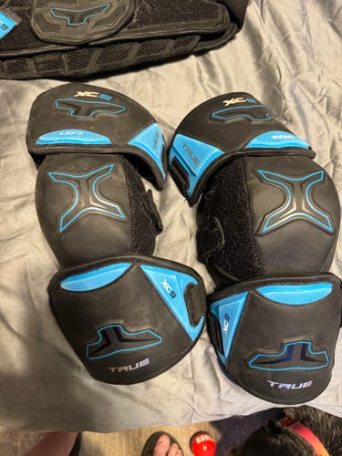 Senior Extra Large True XC9 Elbow Pads (Used)