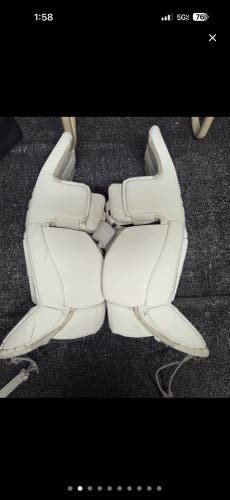 26" CCM Eflex 6.5 Goalie Leg Pads (Used)