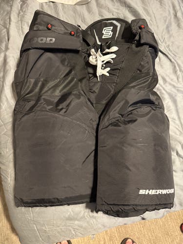 Senior XL Sherwood Rekker Legend 2 Hockey Pants (Used)