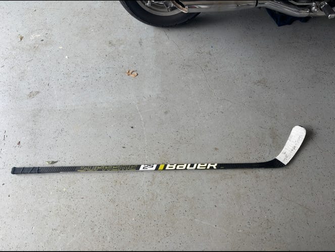 Senior Bauer Supreme 2S Left Hand Hockey Stick P92 77 Flex (Used)