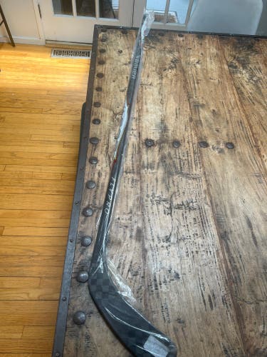 Senior Bauer Flypro Right Handed Hockey Stick P92 87 Flex (New)