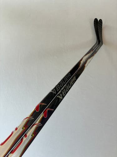 *2 Pack* of New 65 Flex P28 Intermediate Bauer Vapor FlyPro Left Hand Hockey Sticks