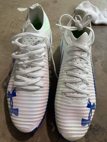 White Men's Size M 10.0 (W 11.0) Adult Under Armour Blur Low Top (New)