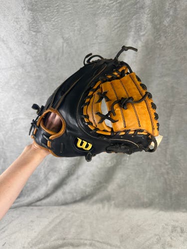 Brown Wilson A2000 RH Catcher's Baseball Glove 32.5" (Used)