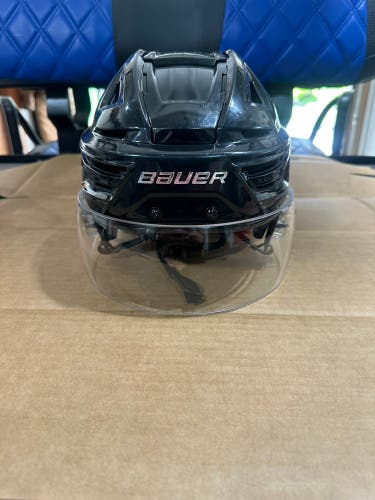 Large Bauer Re-Akt 155 Helmet Pro Stock (Used)
