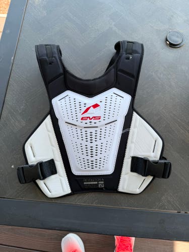 EVS Revolution 4 Motocross chest protector Unisex S/M (Used)