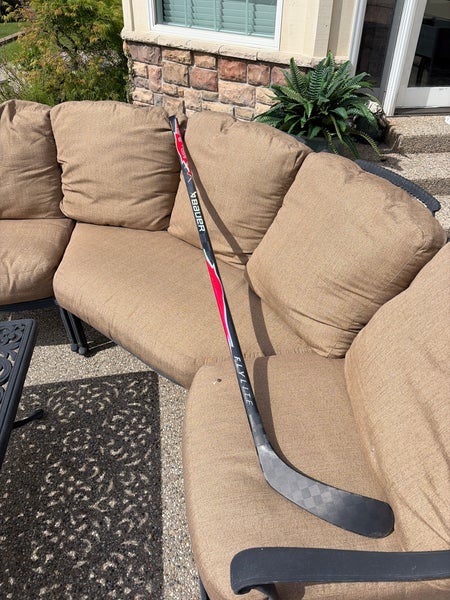 Intermediate Bauer Vapor Flylite Right Handed Hockey Stick P92 65 Flex (New)