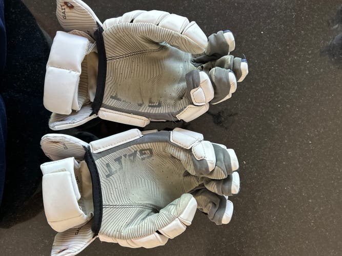 Under Armour Lacrosse Gloves (Used)