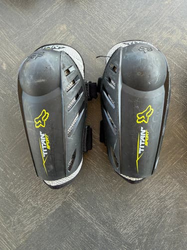 Fox Titan sport youth small/ medium motocross elbow pads (Used)
