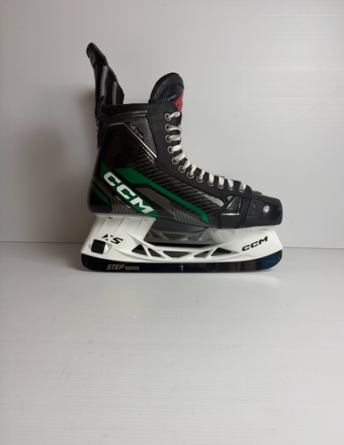 Like New Size 9.5 Regular Senior CCM AS-V Pro Hockey Skates Pro Stock - Green