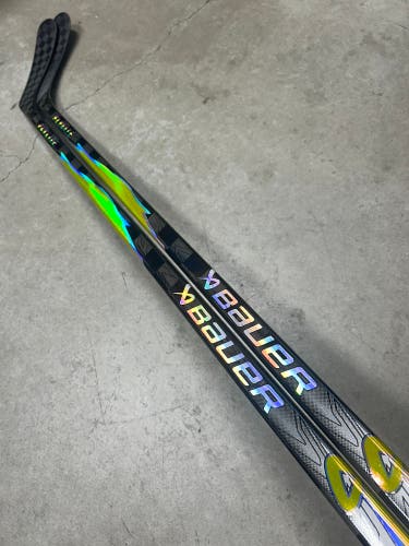 2 PACK 77 Flex P86 Senior Bauer Flylite Right Hand Hockey Stick NHL JAKE O’BRIEN (Pro Stock)