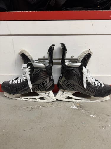 Black 2022 CCM AS-V Pro Hockey Skates Regular Width Pro Stock 10 (Used)