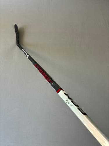 New 85 Flex P28 Senior CCM JetSpeed FT6 Pro Right Hand Hockey Stick