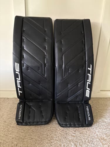 33" True HZRDUS 9x4 Goalie Leg Pads (Used)