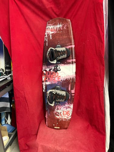 Snowboard: Liquid Force Redmond Greenwood 136 wakeboard. Bindings: M/L