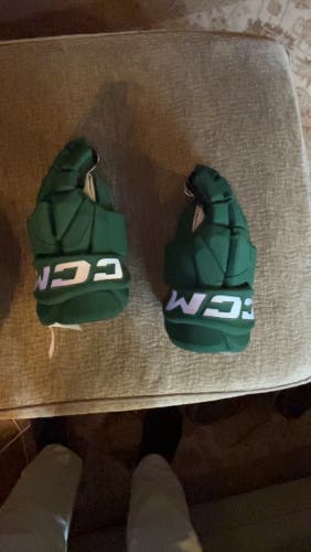 CCM HG95T Gloves 14" Pro Stock (New)