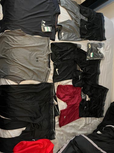 Large Men's Nike Shirt (Used)