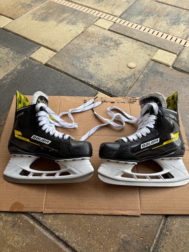 Black/Yellow 2022 Bauer Supreme M3 Hockey Skates Size 6 Regular Width (Used)