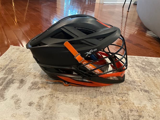 Matte Black Cascade XRS Helmet (LIKE NEW!!) SEND OFFERS PLZ! WILLING TO NEGOTIATE!