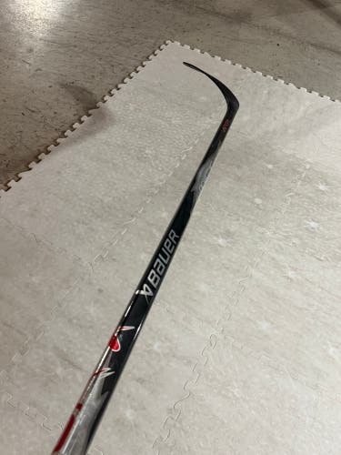 Senior Bauer Vapor Team Right Handed Hockey Stick P92 77 Flex (New)