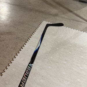 Senior Bauer Vapor Flylite Right Handed Hockey Stick P92 77 Flex (Used)