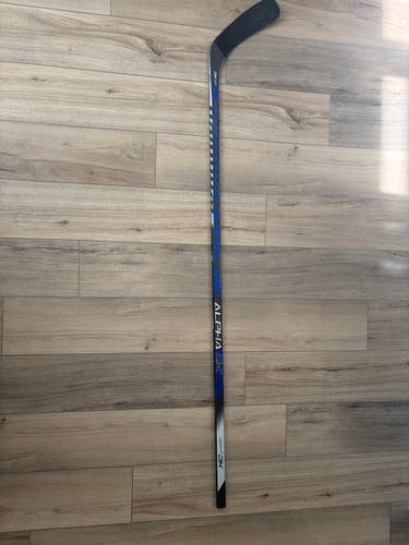 Senior Warrior Alpha DX Right Handed Hockey Stick P29 87 Flex Pro Stock (Used)
