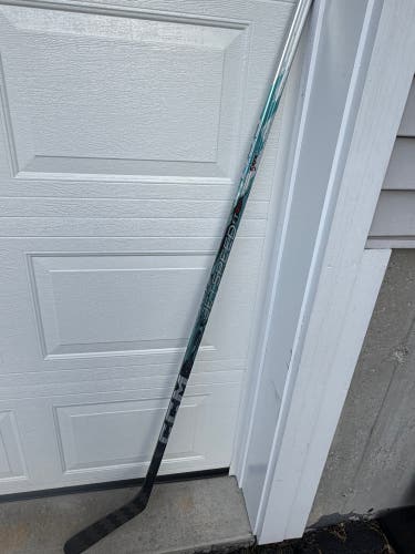 Senior CCM FT9 Pro Right Handed Hockey Stick P29 75 Flex (New)