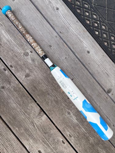 2023 DeMarini CF 28” 17oz -11 Composite Bat (Used)
