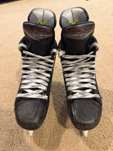 2023 Bauer Vapor Hyperlite 2 Hockey Skates Size 4 (Used)