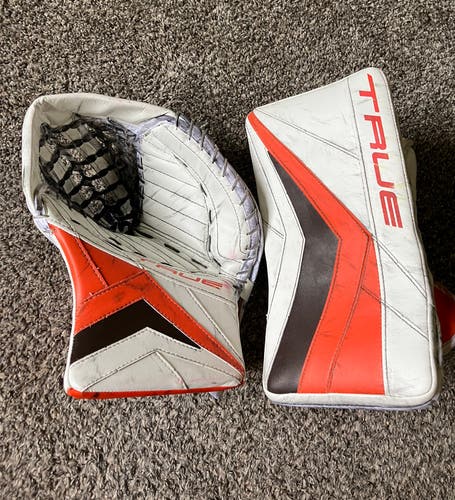 Senior True Catalyst Px3 Goalie Gloves & Blockers Regular Pro Stock (Used)