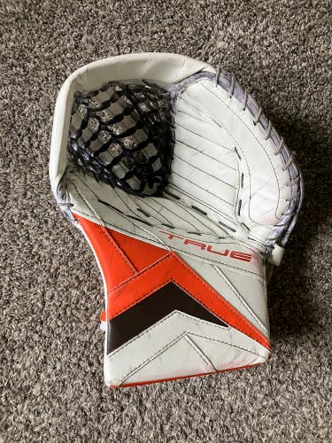 Senior True Catalyst Px3 Goalie Gloves & Blockers Regular (Used)