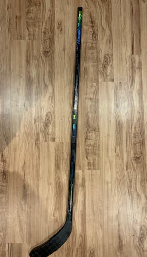 Intermediate Bauer Vapor Hyperlite 2 Left Hand Hockey Stick 55 Flex Pro Stock (Used)