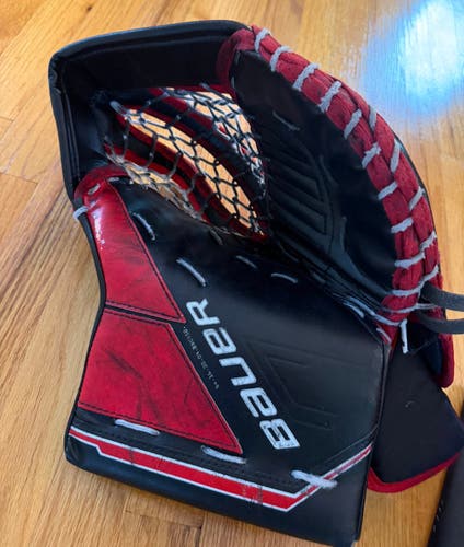 Bauer M5 Pro Regular glove and blocker (Used)