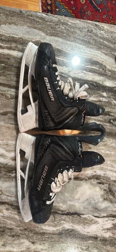 Black 2025 Bauer Vapor Flylite Hockey Skates Regular Width Pro Stock 7 1/4(Used)