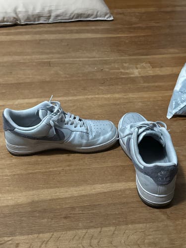 Men's Size M 11.0 (W 12.0) Adult Nike Air Force 1 Shoes (Used)